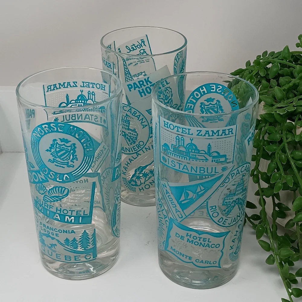 Vintage Travel-Themed Glass Tumblers - Blue